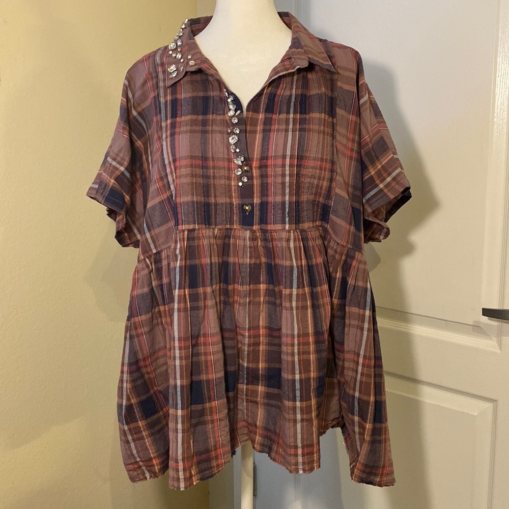 Great condition plaid pink shirt